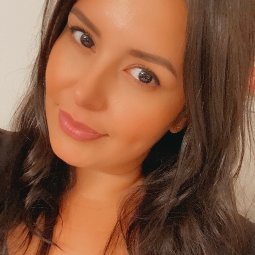 Meet your Posher, Stephanie - Picture 4 of 5